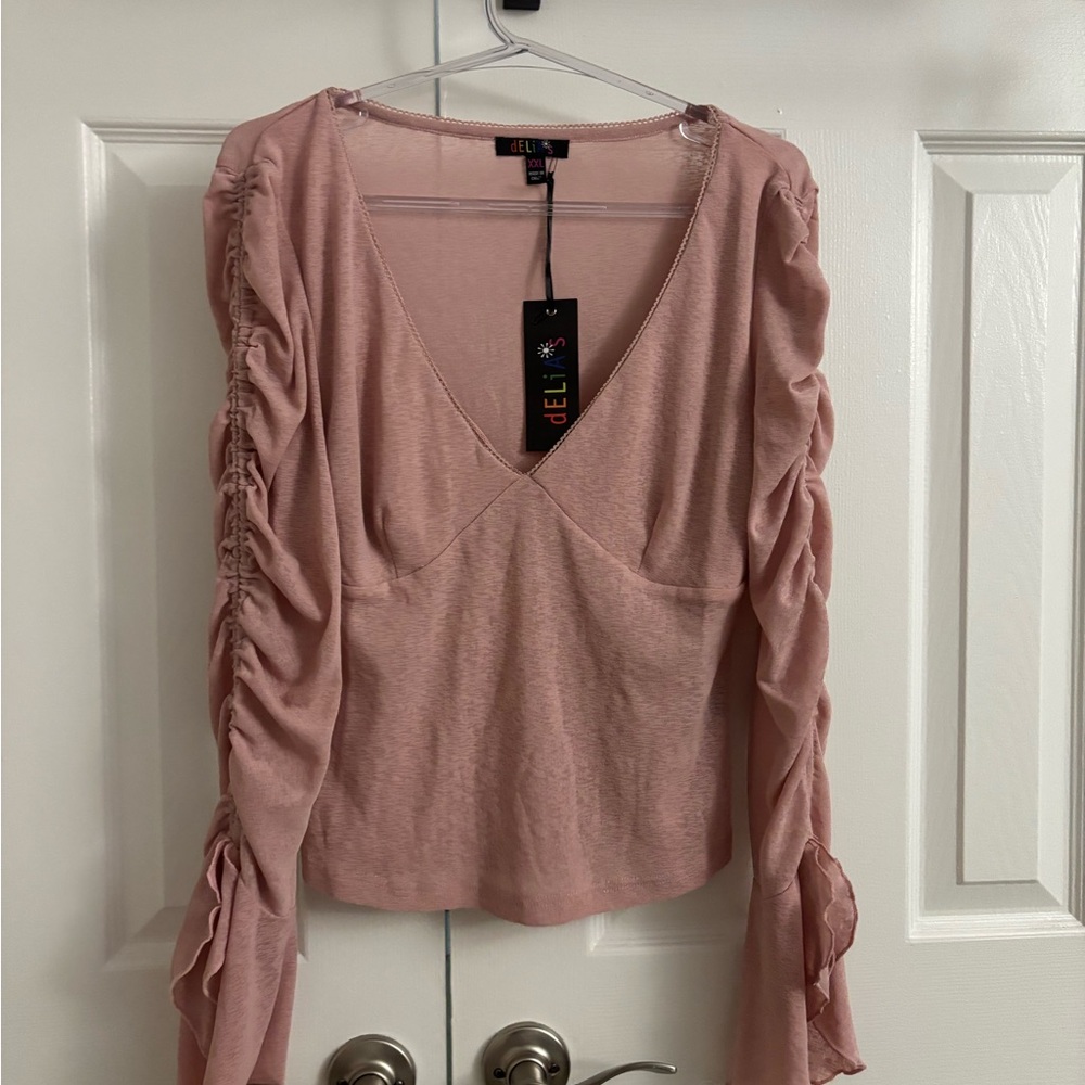 Dolls kill Delia’s LIVES IN DAYDREAMS LONG SLEEVE TOP